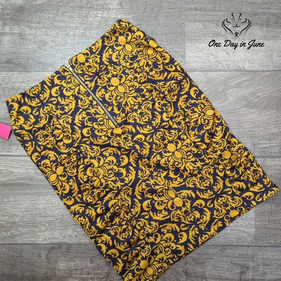 Xhilaration Pull On Ruched Skirt Size M - Picture 5 of 5